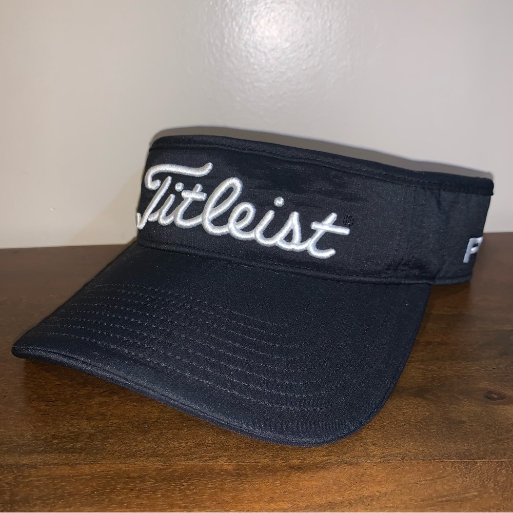 Titleist Pro V1 visor
